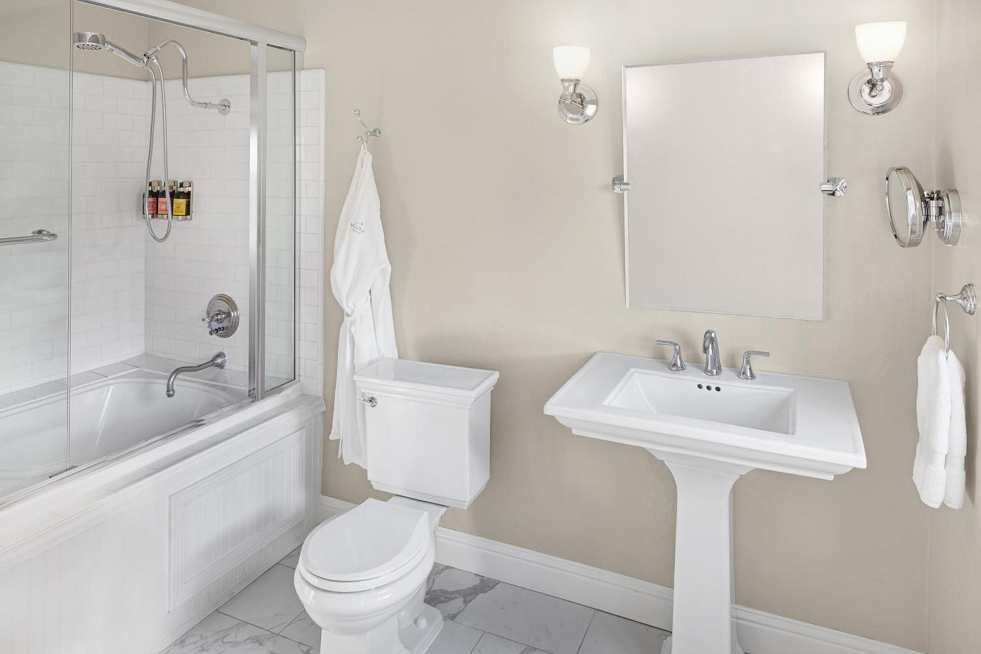 Milliken Creek Inn photo 44