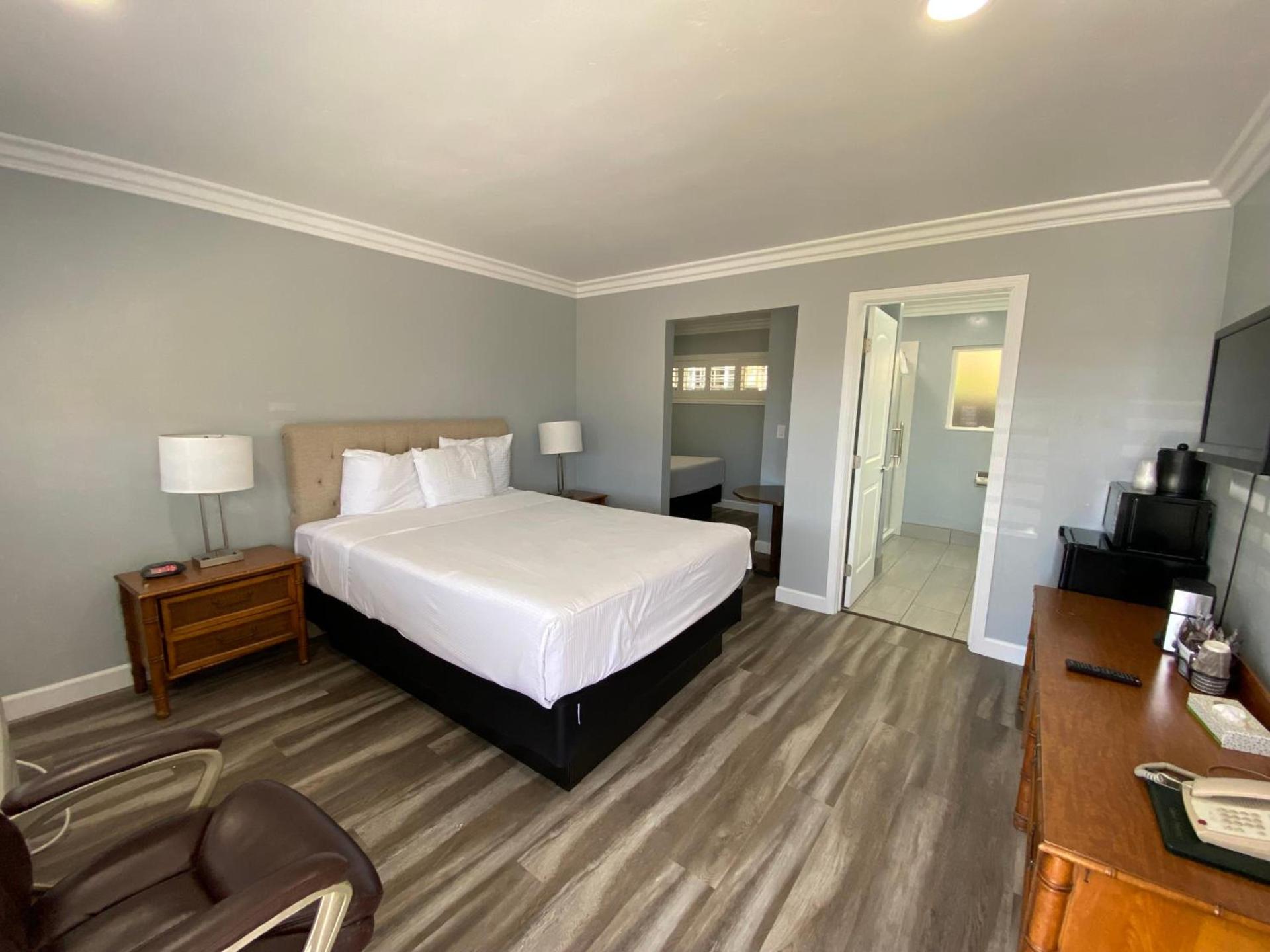 Lone Oak Lodge photo 27