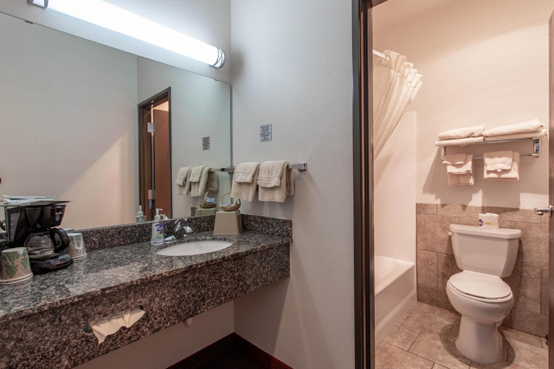 North Park Inn & Suites photo 9