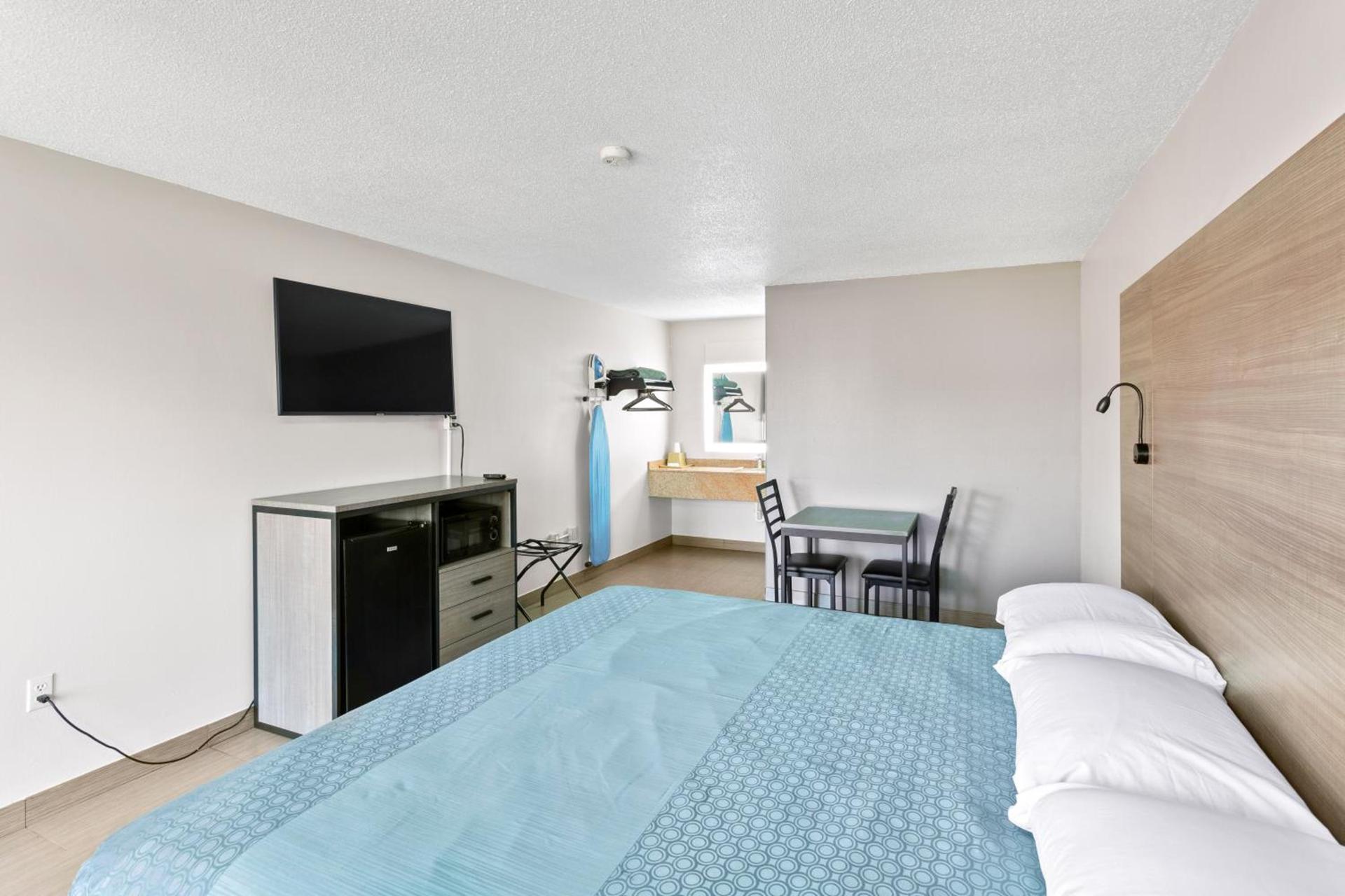 Siesta Inn McAllen photo 25