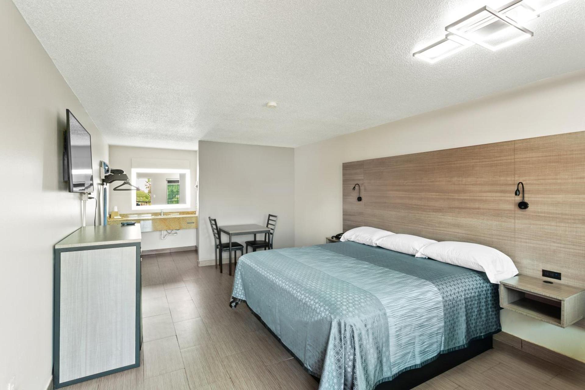 Siesta Inn McAllen photo 23
