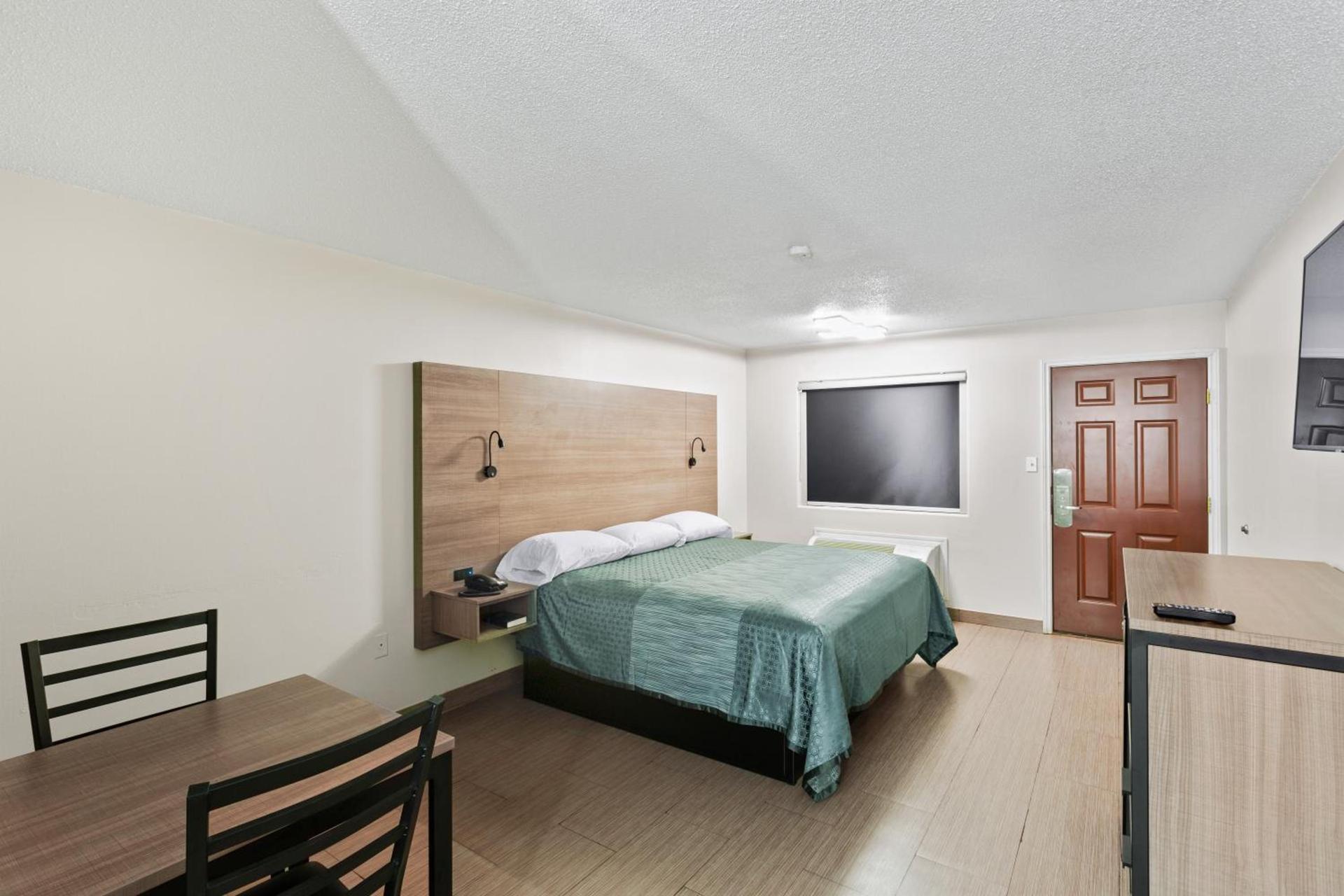 Siesta Inn McAllen photo 30
