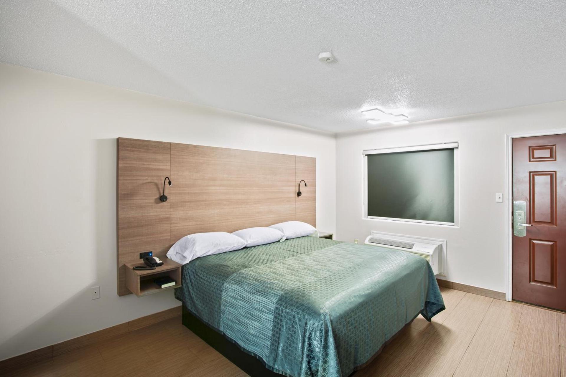 Siesta Inn McAllen photo 37