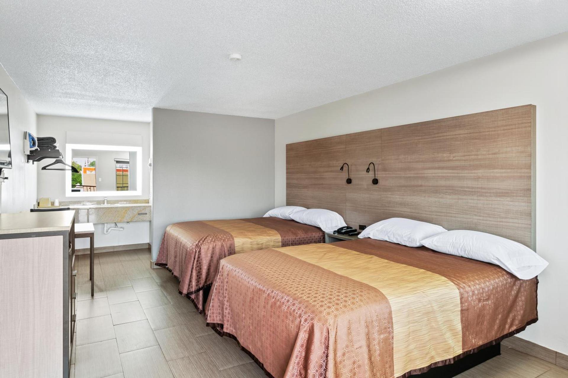 Siesta Inn McAllen photo 36