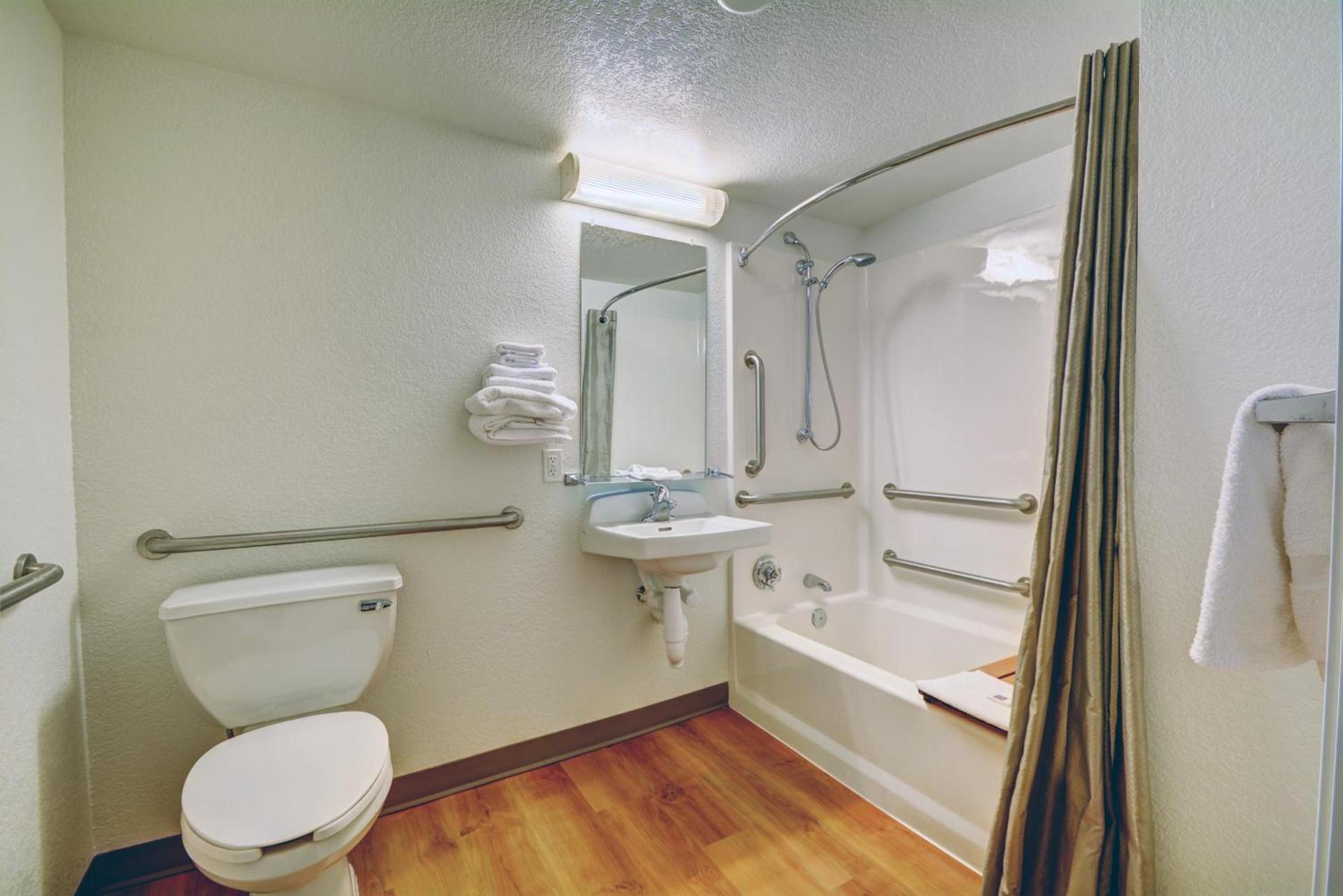 Motel 6-Newport, RI photo 12
