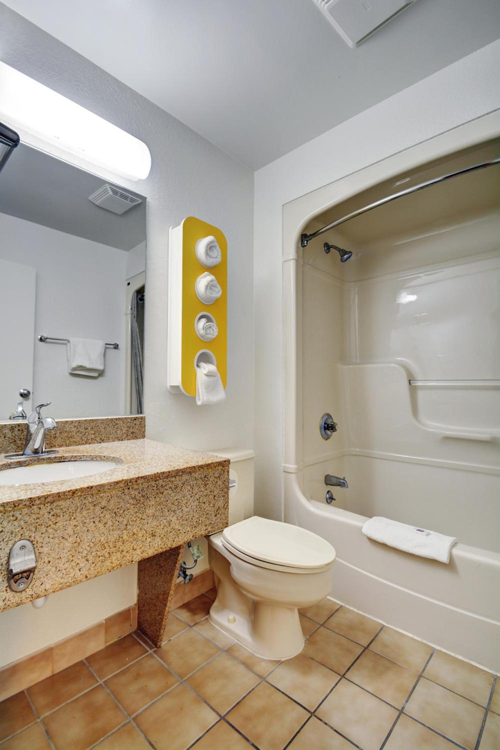 Motel 6-Newport, RI photo 14