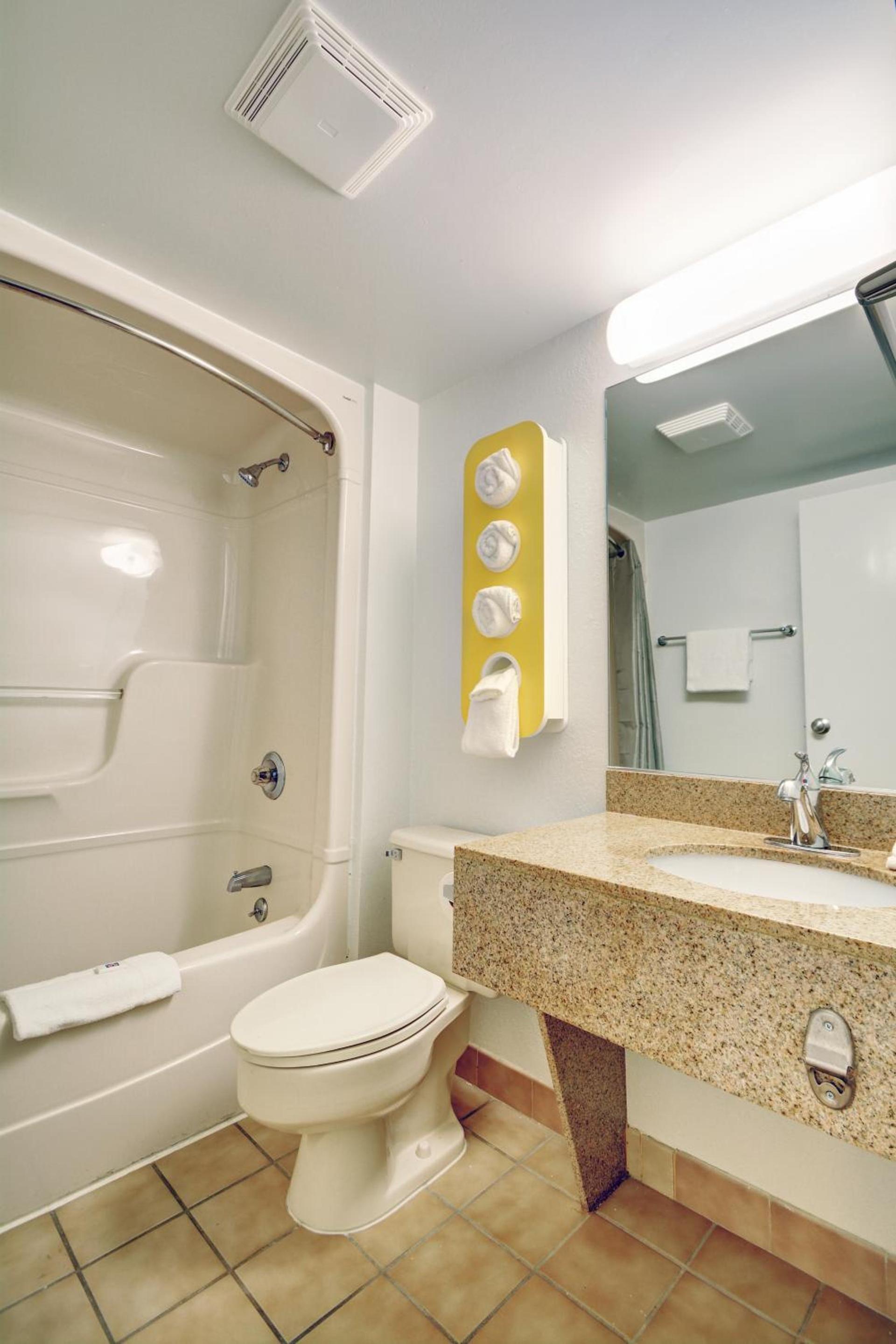 Motel 6-Newport, RI photo 15