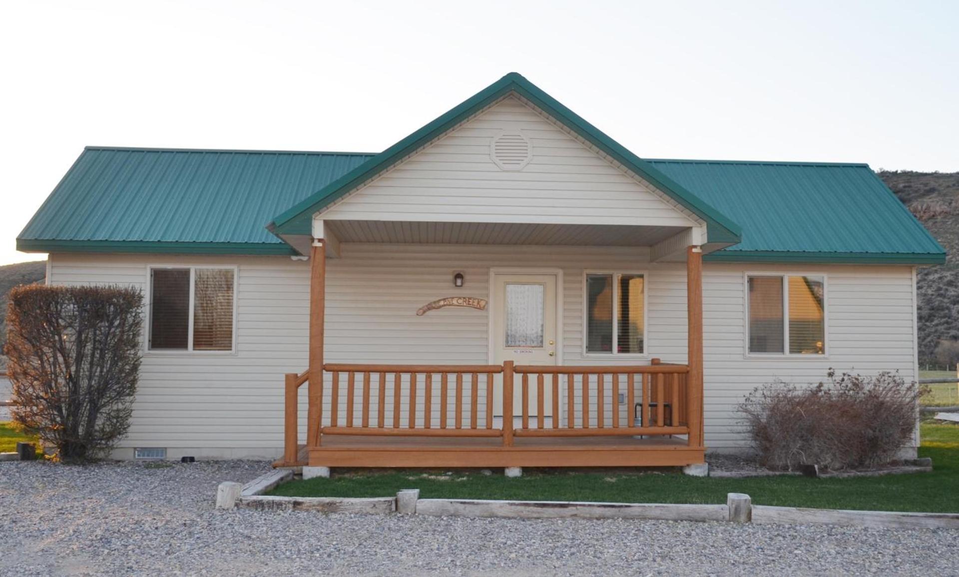 Sleepy J Cabins photo 1