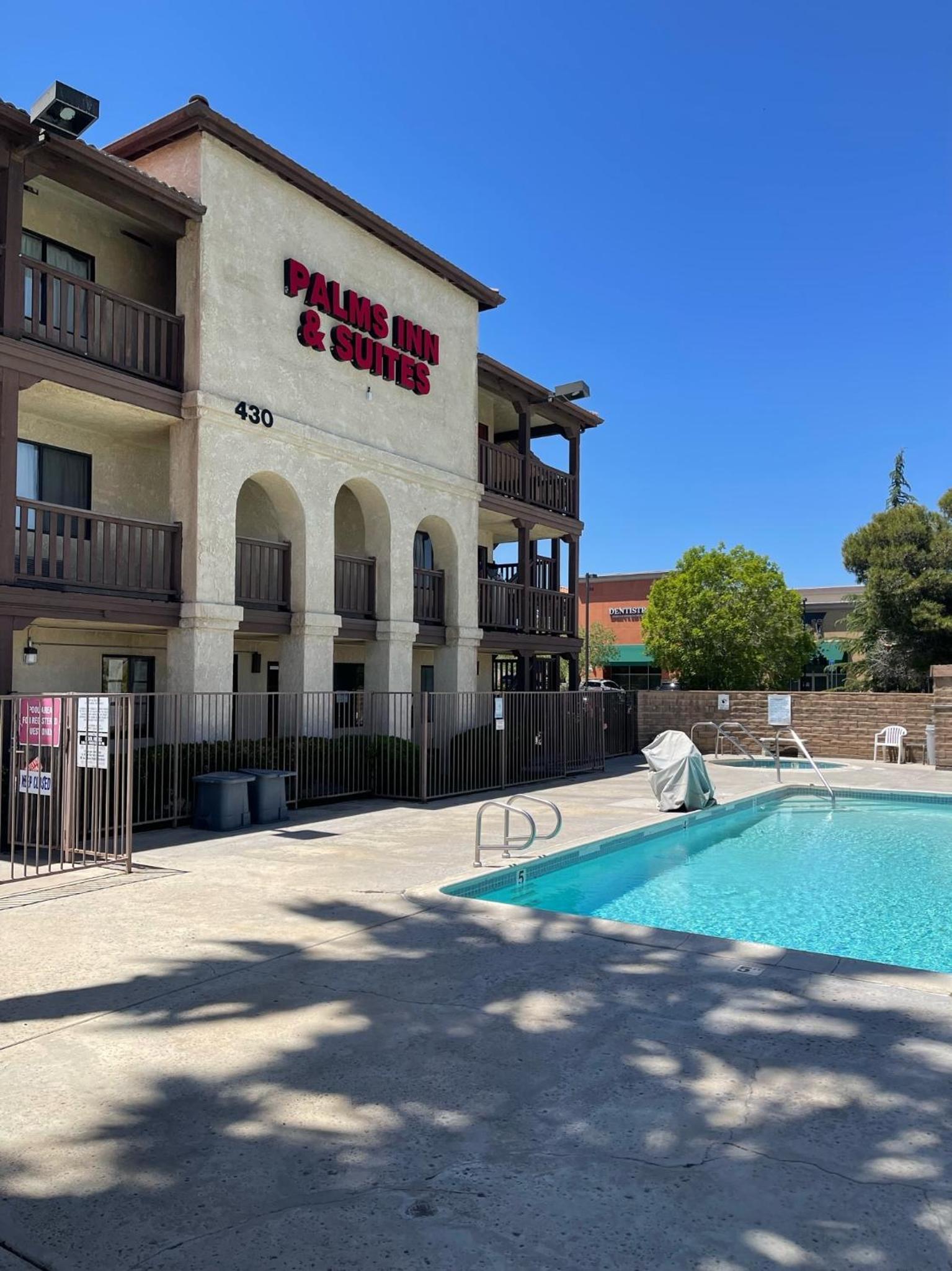 Palms Inn & Suites — hotel in Palmdale
