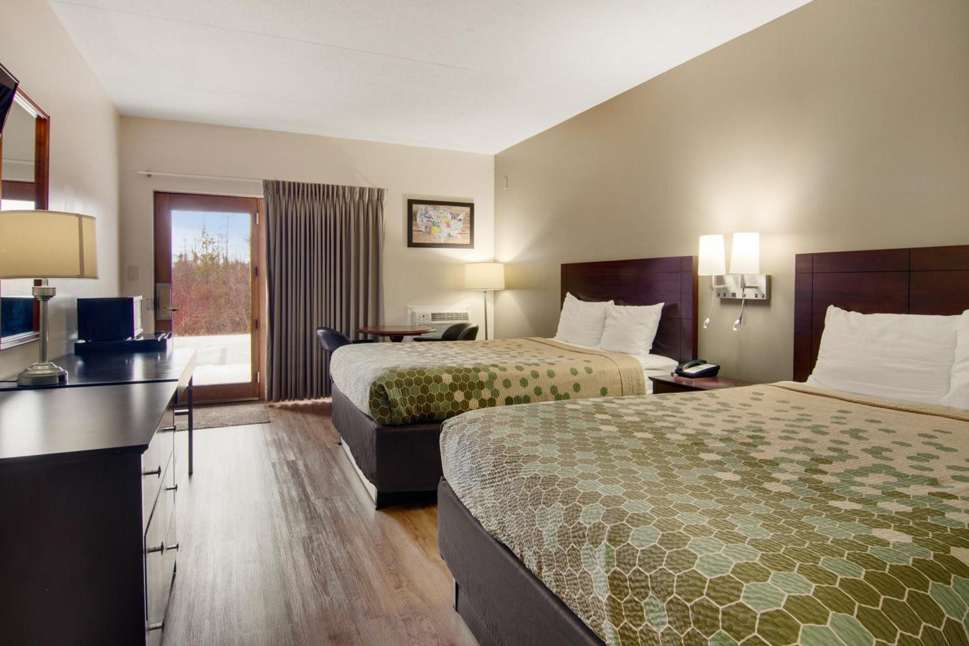 Econo Lodge Cadillac by Choice photo 36