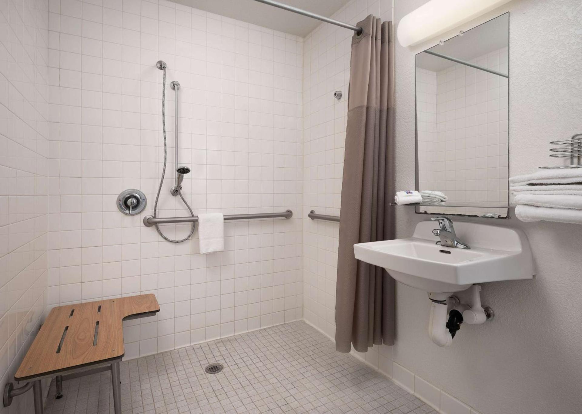 Motel 6-Carpinteria, CA - Santa Barbara - North photo 20