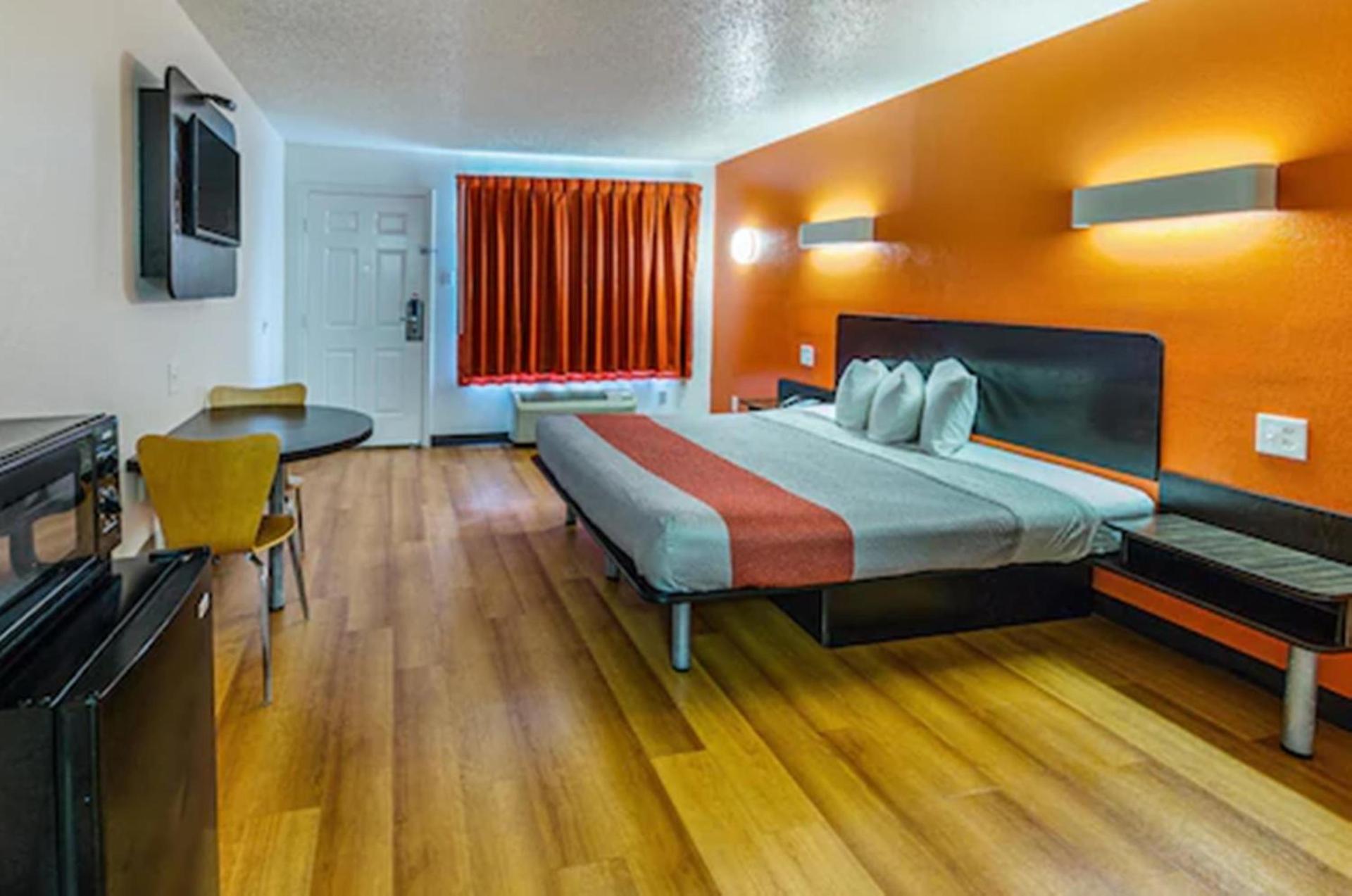 Motel 6-Waxahachie, TX photo 50
