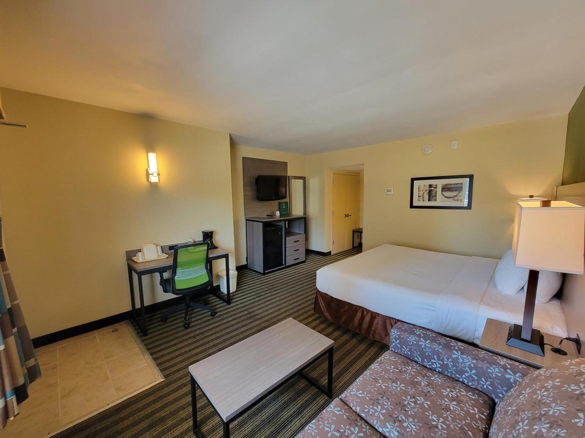 Quality Inn Flamingo photo 22