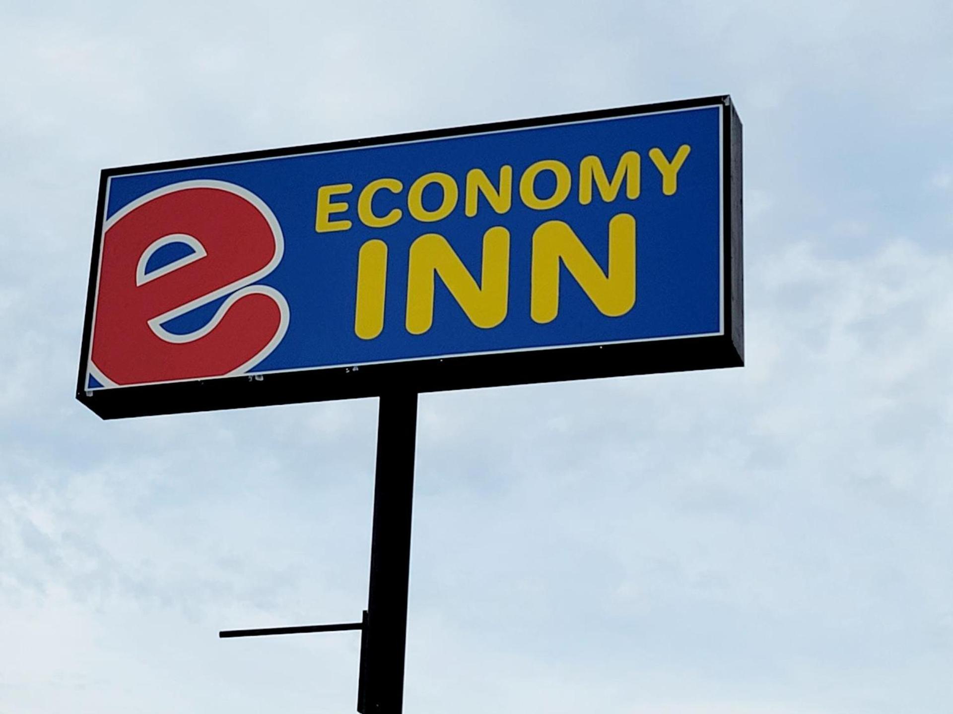 Economy inn photo 5