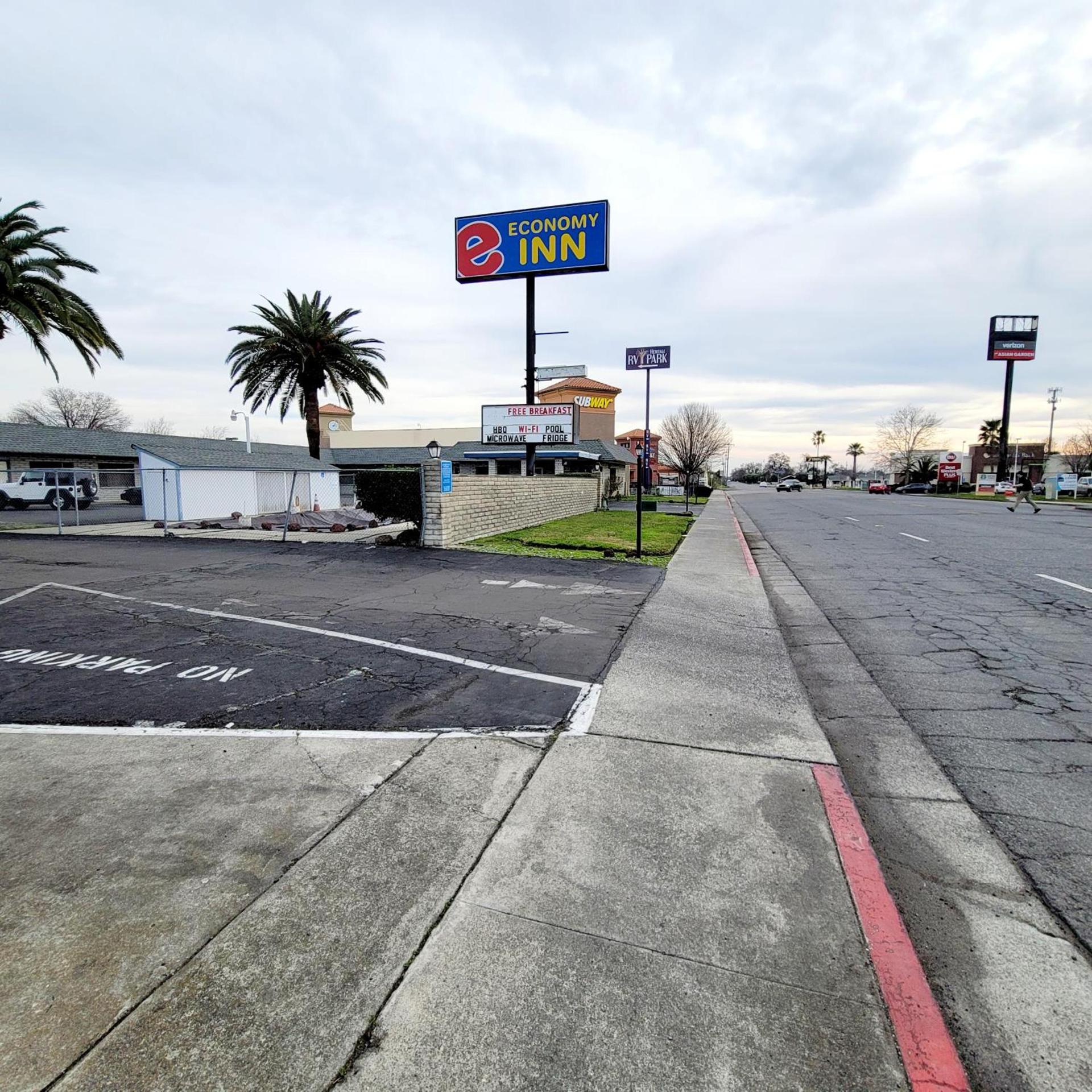 Economy inn photo 3