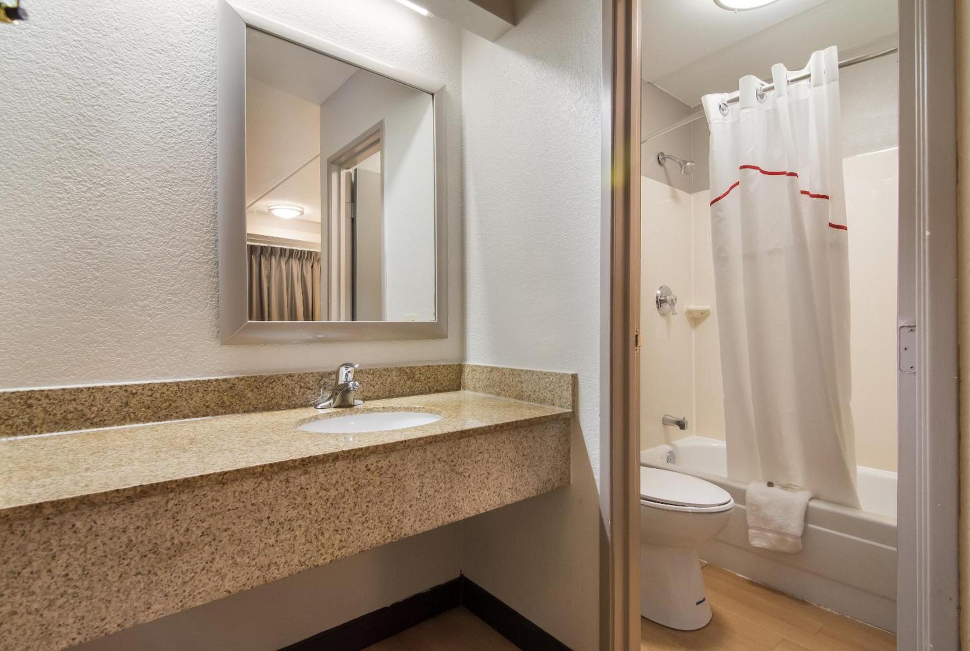 Red Roof Inn Durham - Triangle Park photo 30