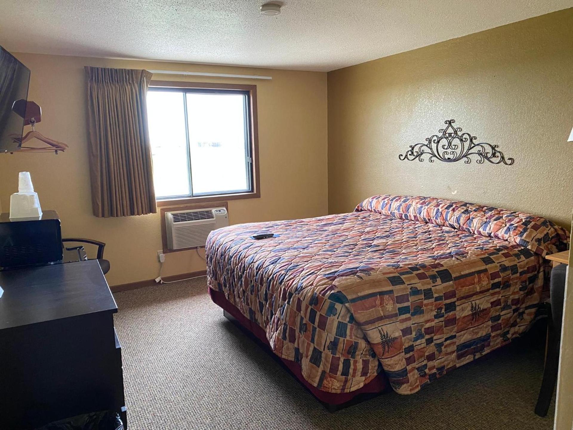 Americas Best Value Inn Kadoka photo 12