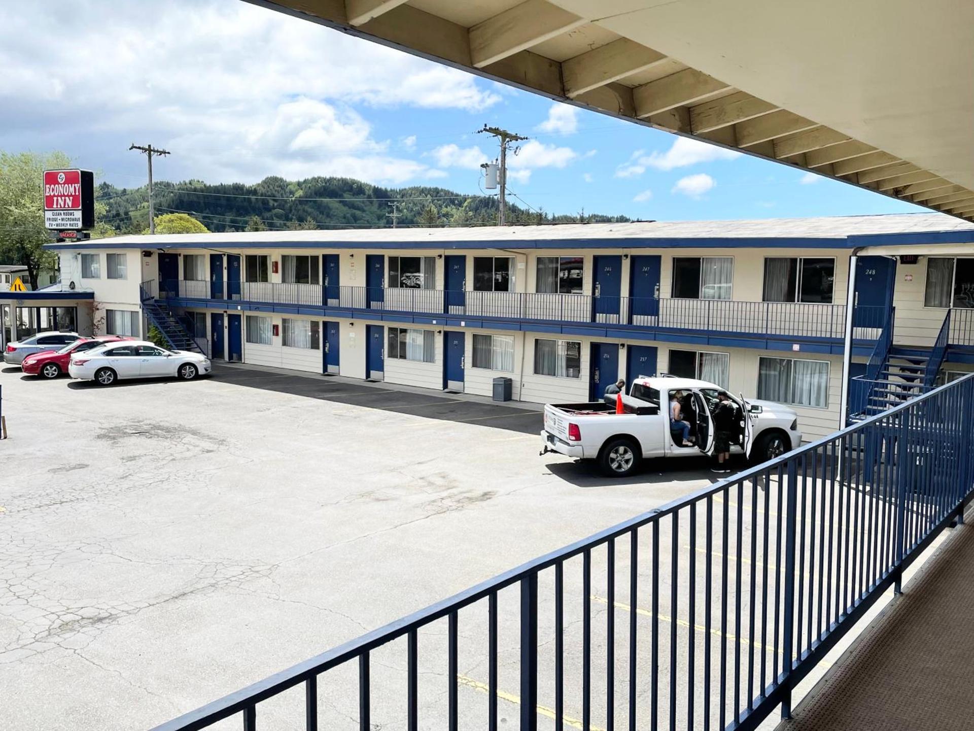 Economy Inn photo 11