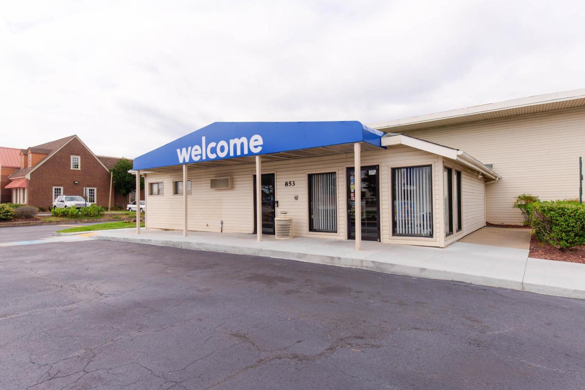 Travelodge by Wyndham Norfolk Airport photo 35