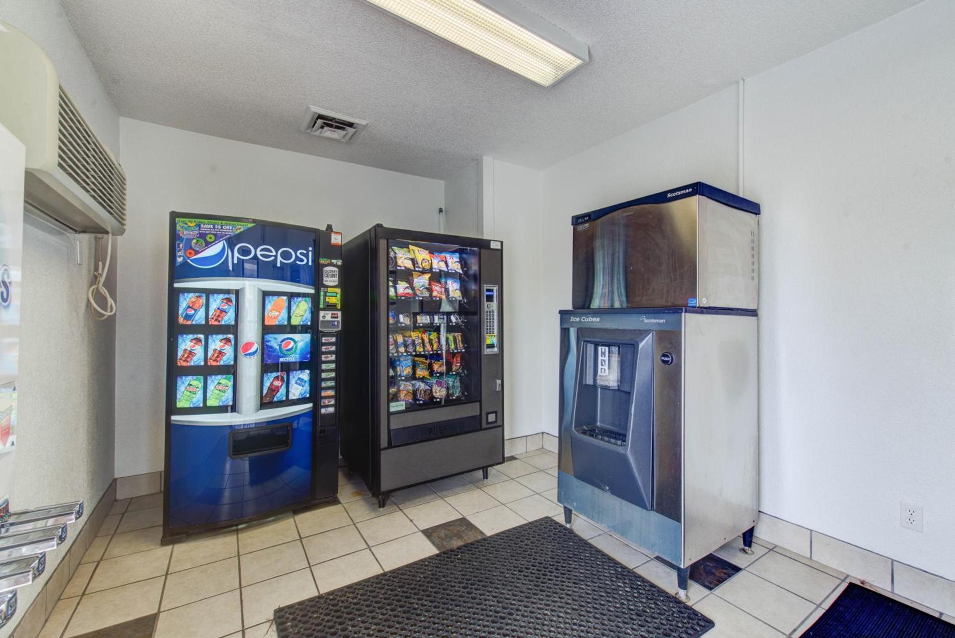 Travelodge by Wyndham Norfolk Airport photo 48