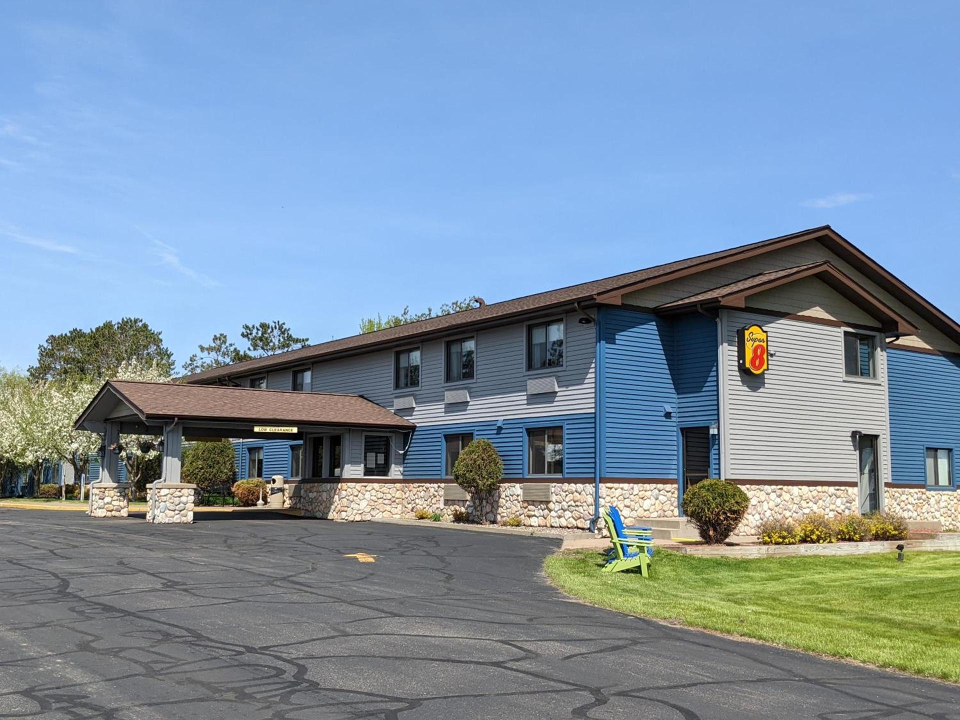 Super 8 by Wyndham Baxter/Brainerd Area photo 42