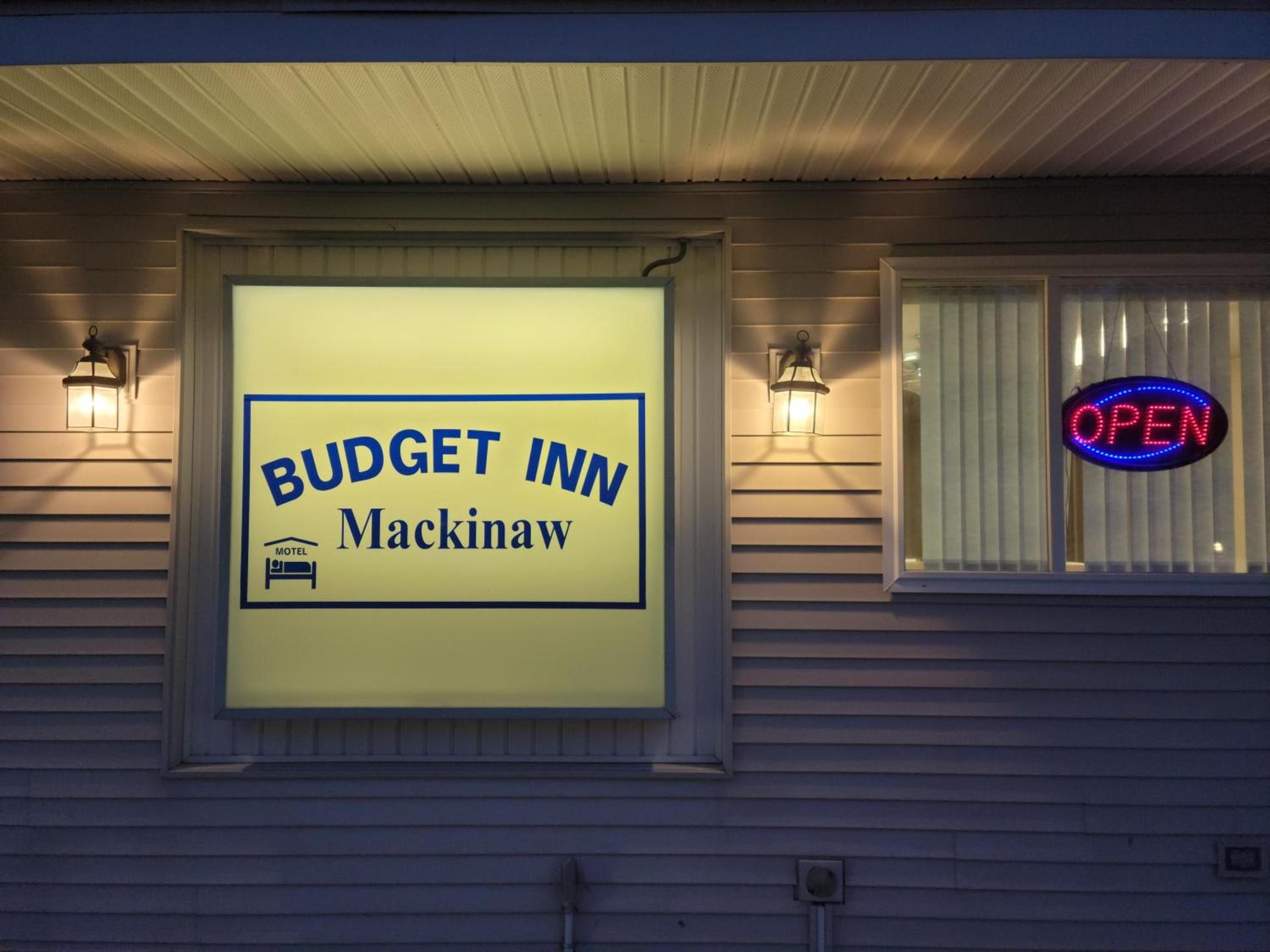 Mackinaw Budget Inn photo 23