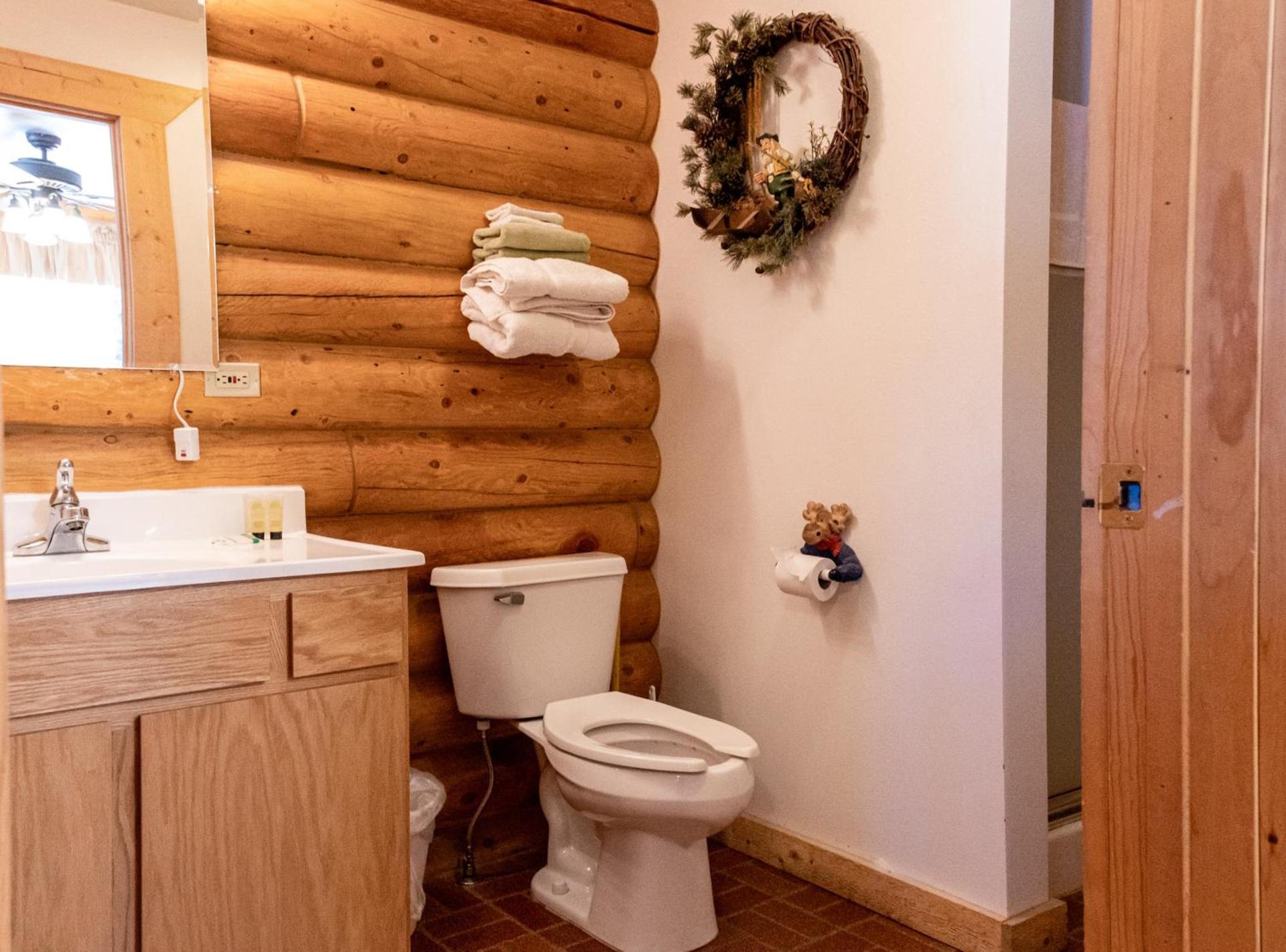 Half Moon Lake Lodge photo 21
