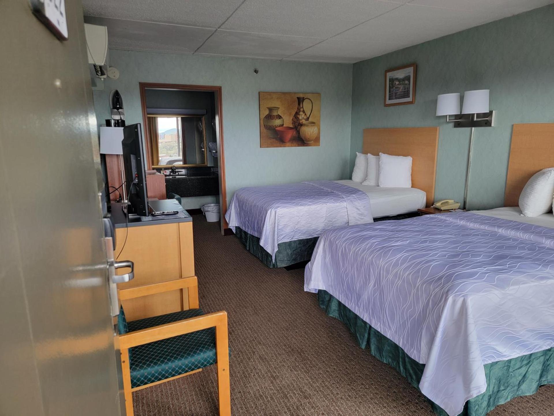 Downtown Inn photo 13