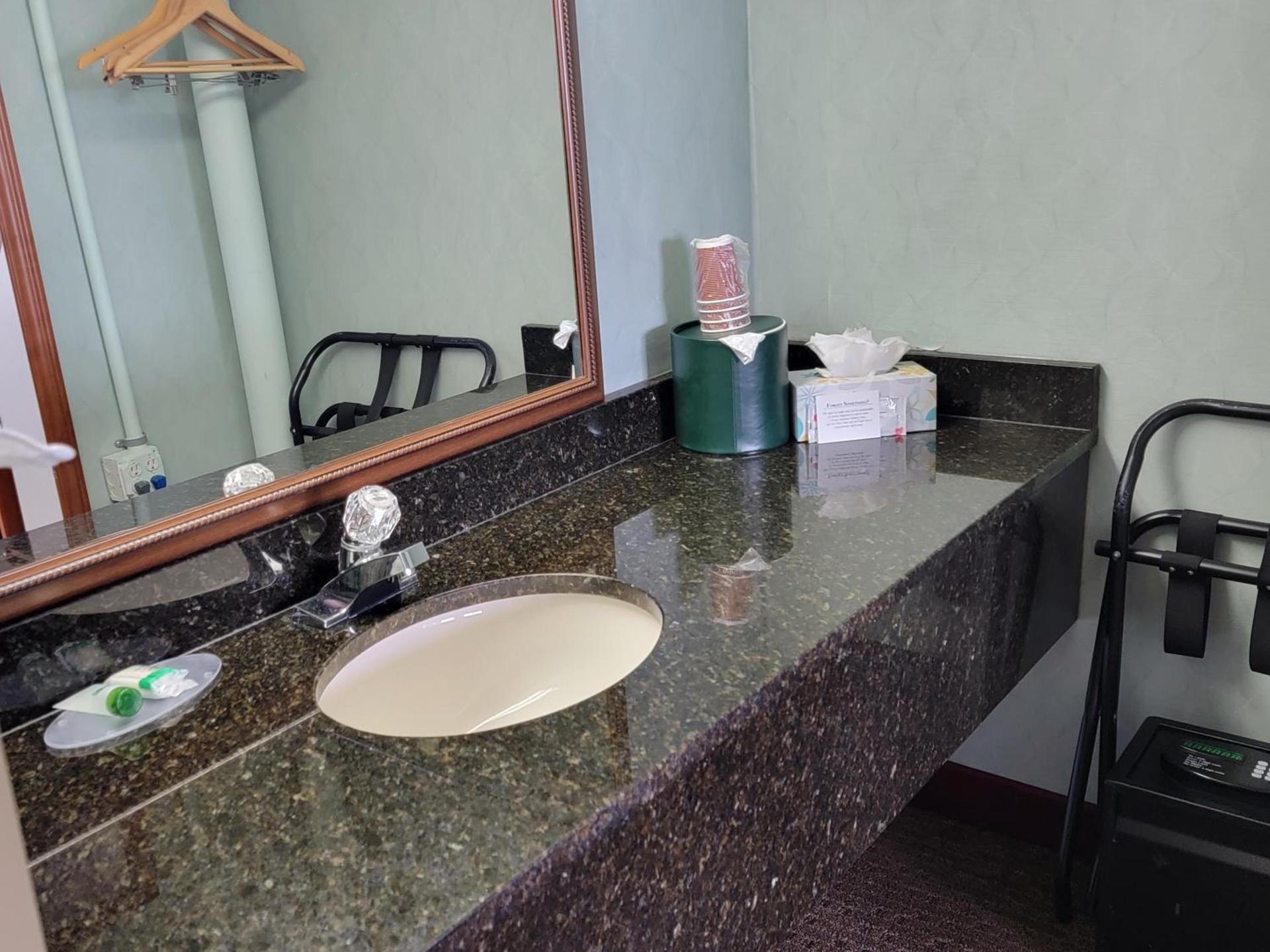 Downtown Inn photo 12