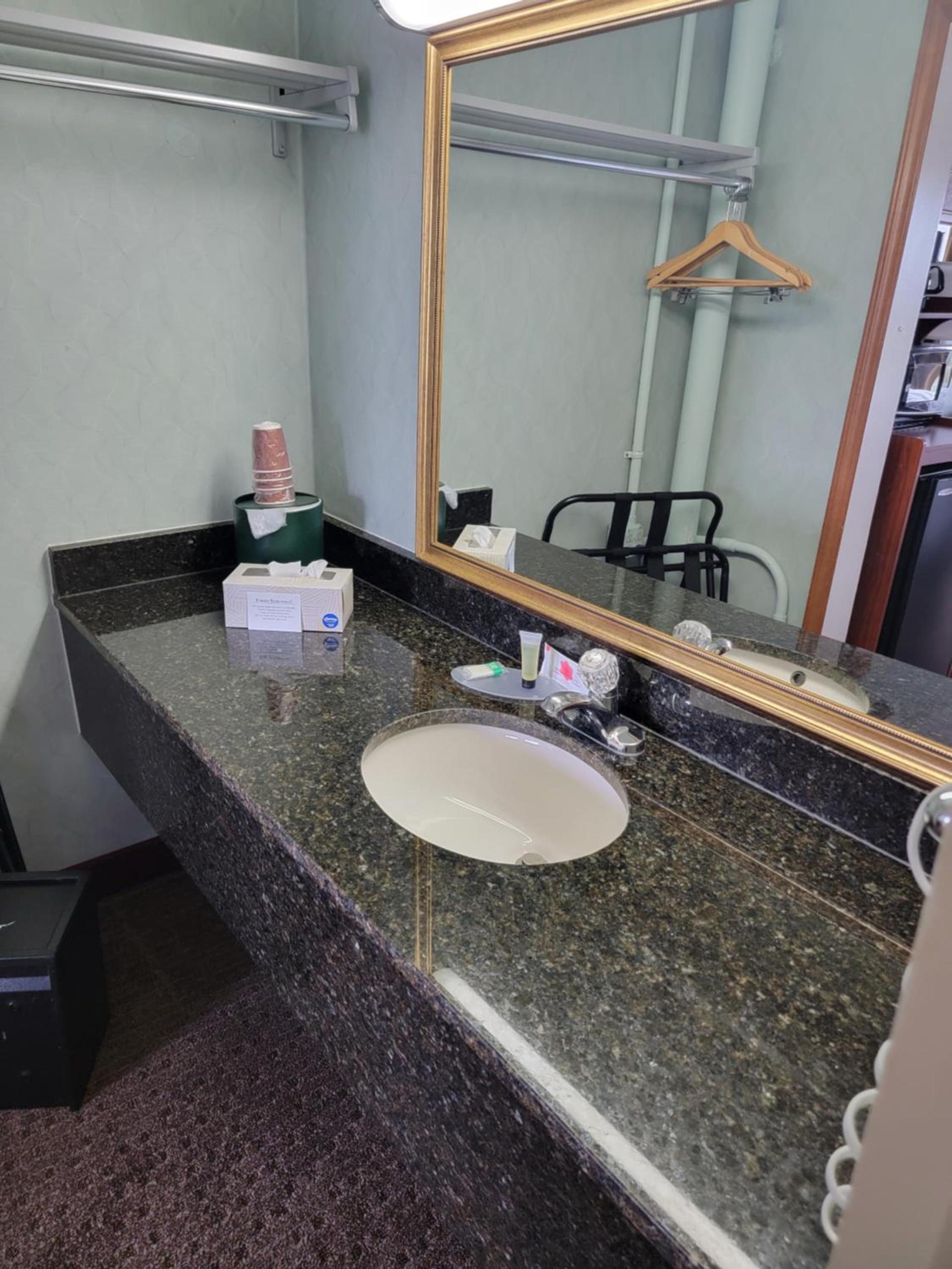 Downtown Inn photo 8