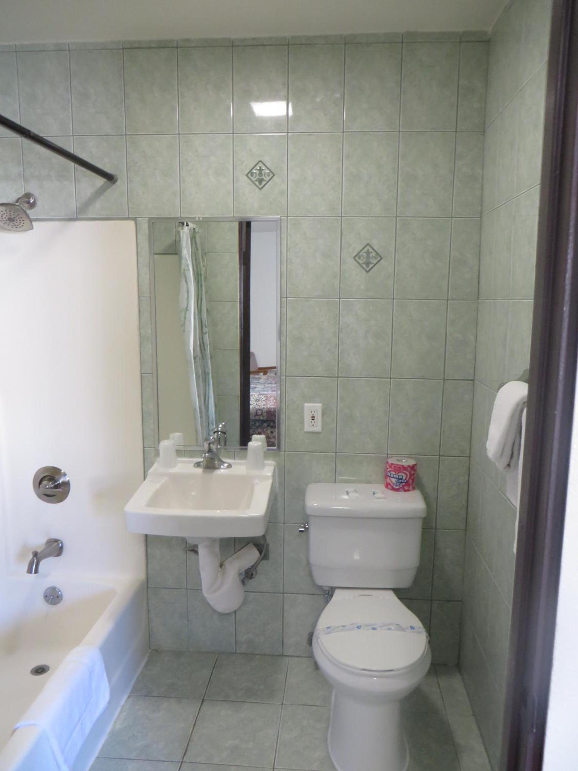 Eagle Rock Motel photo 24