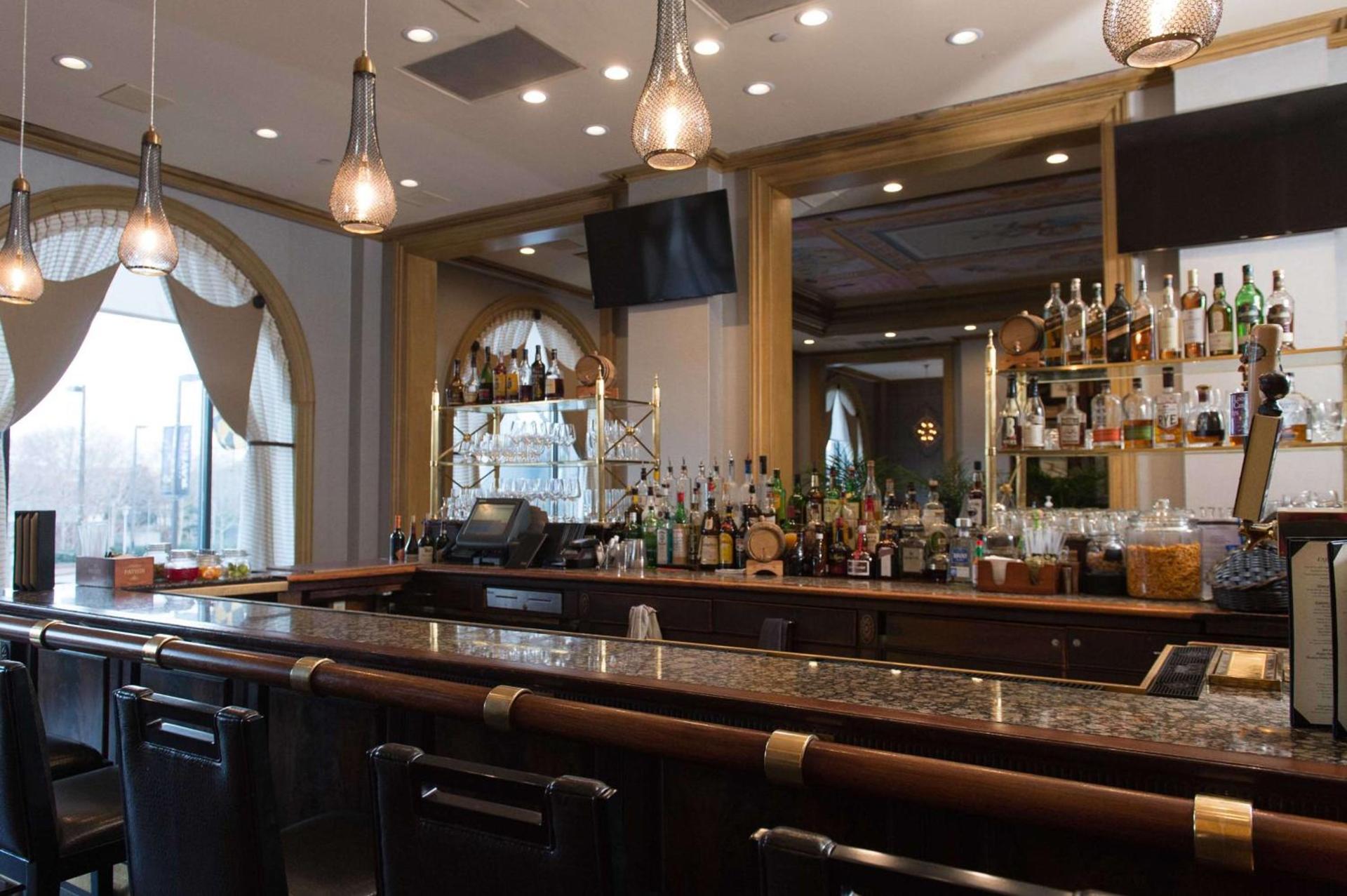 The Royal Sonesta Harbor Court Baltimore photo 48