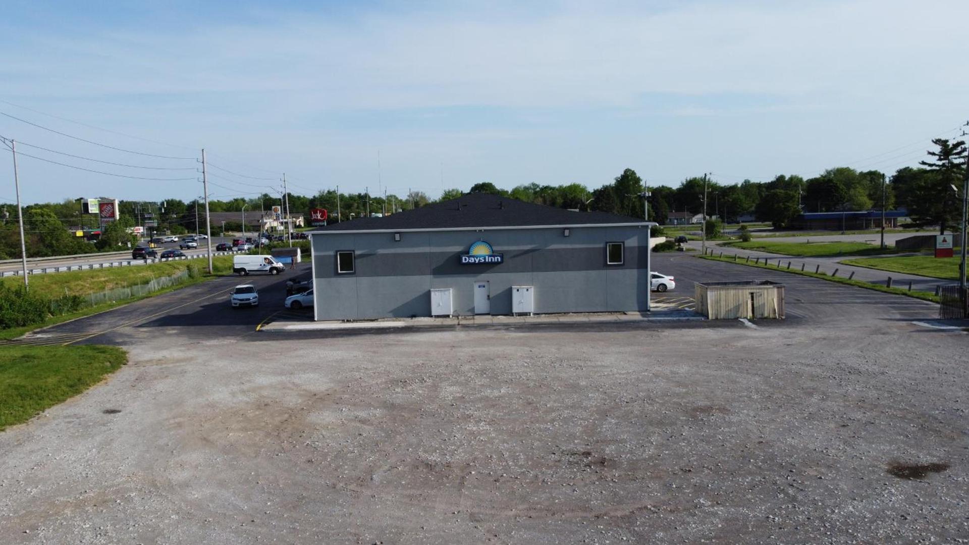 Days Inn by Wyndham Indianapolis East Post Road photo 25