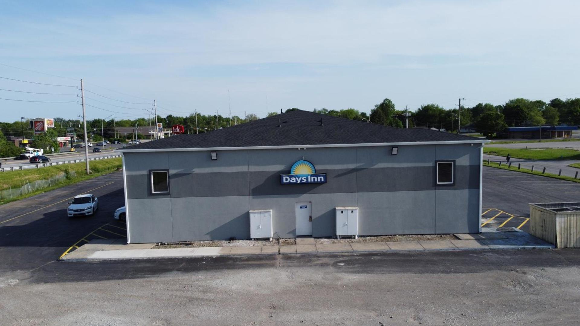 Days Inn by Wyndham Indianapolis East Post Road photo 14