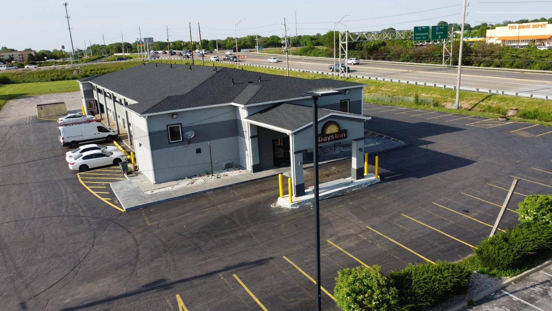 Days Inn by Wyndham Indianapolis East Post Road photo 19