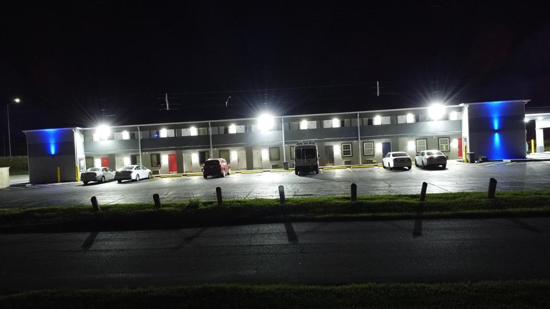 Days Inn by Wyndham Indianapolis East Post Road photo 29