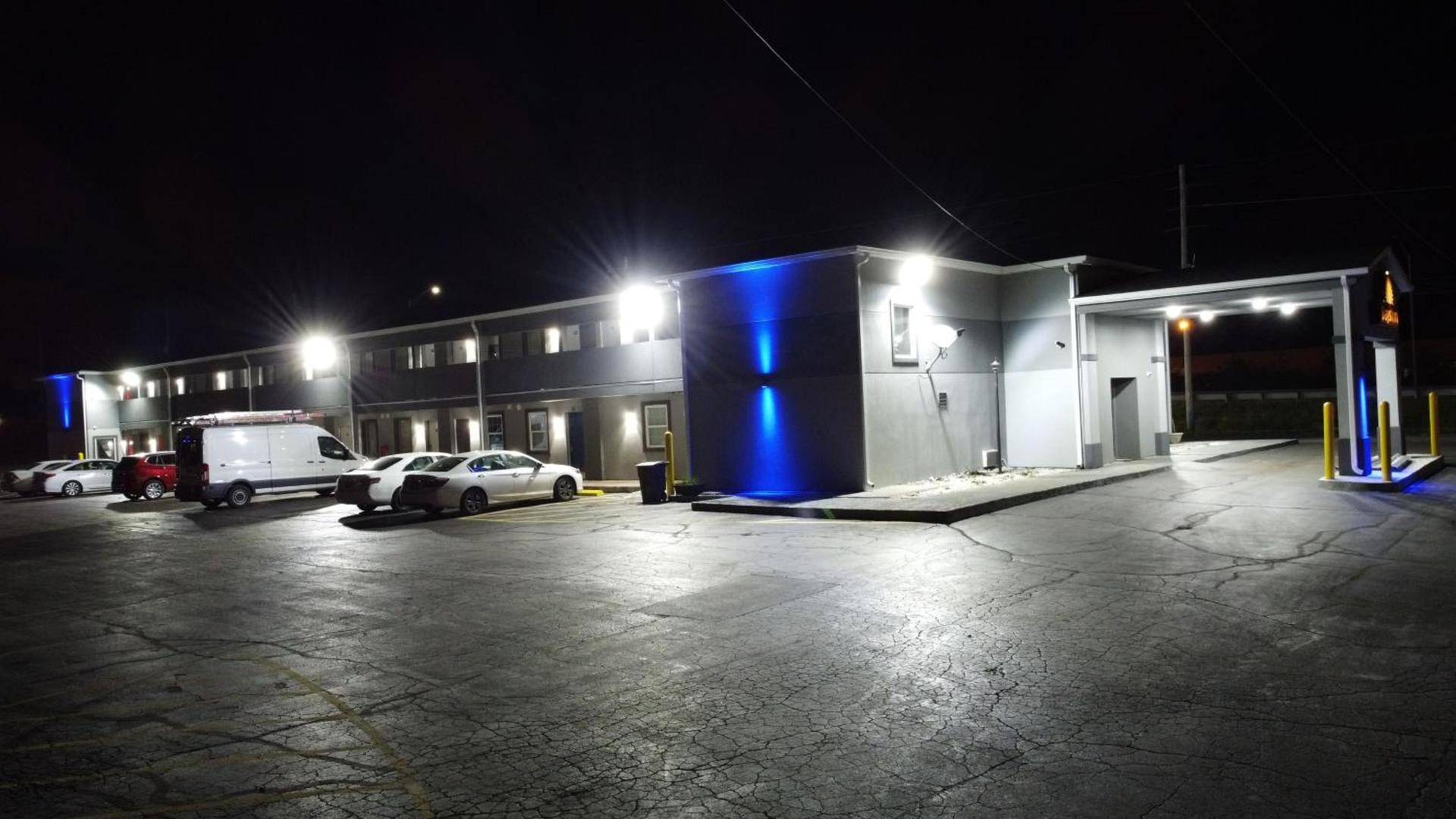 Days Inn by Wyndham Indianapolis East Post Road photo 30