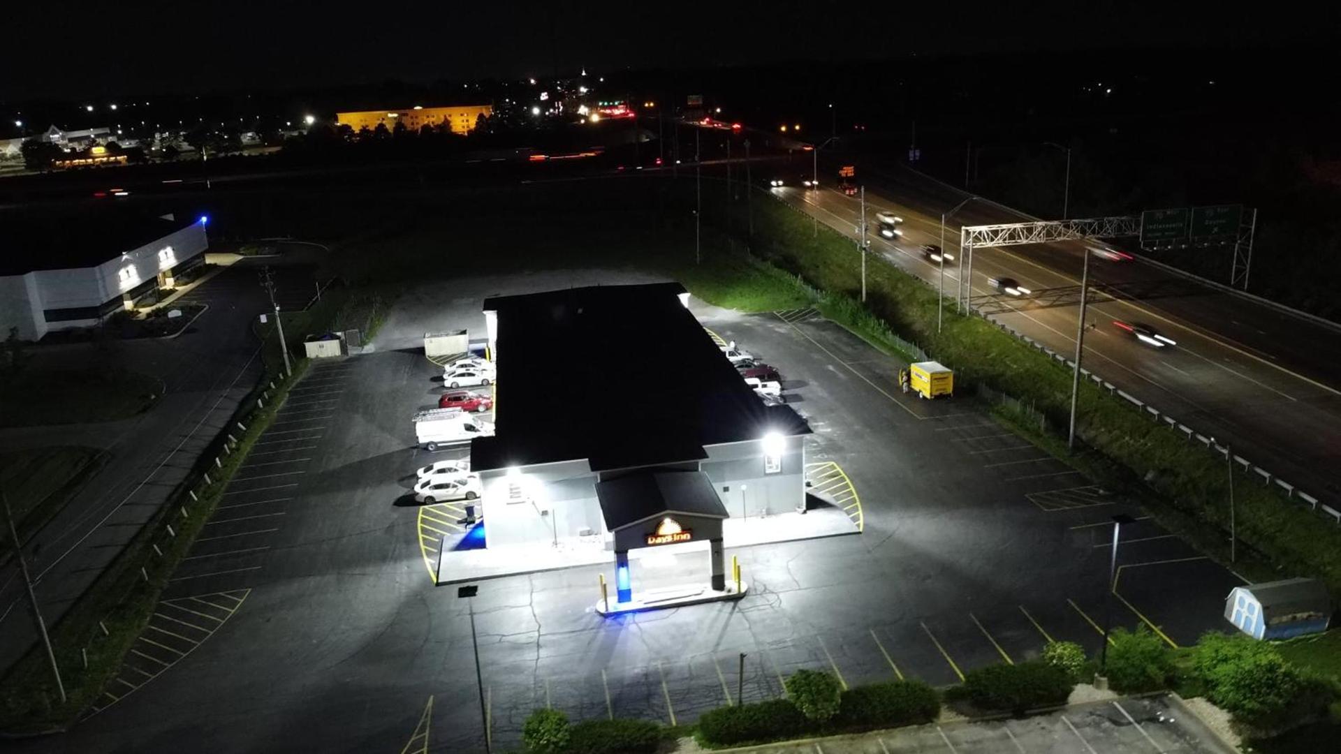 Days Inn by Wyndham Indianapolis East Post Road photo 31
