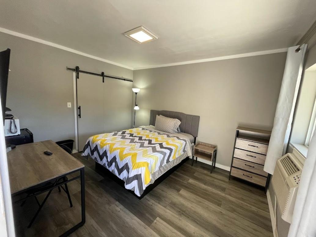 Belle Aire Motel photo 11