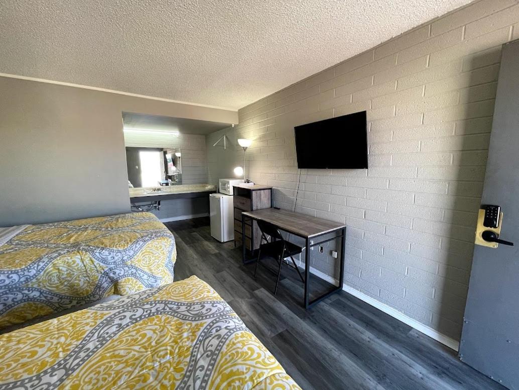 Belle Aire Motel photo 25