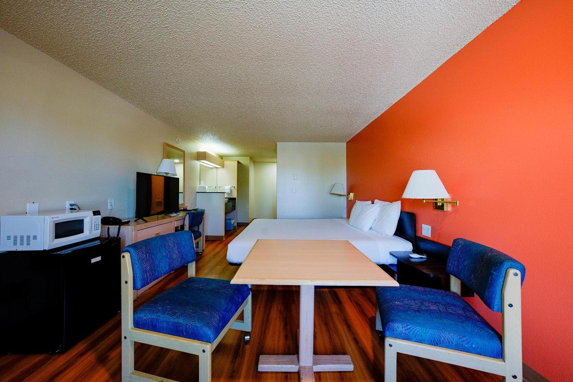 Hermiston Inn & Suites photo 33