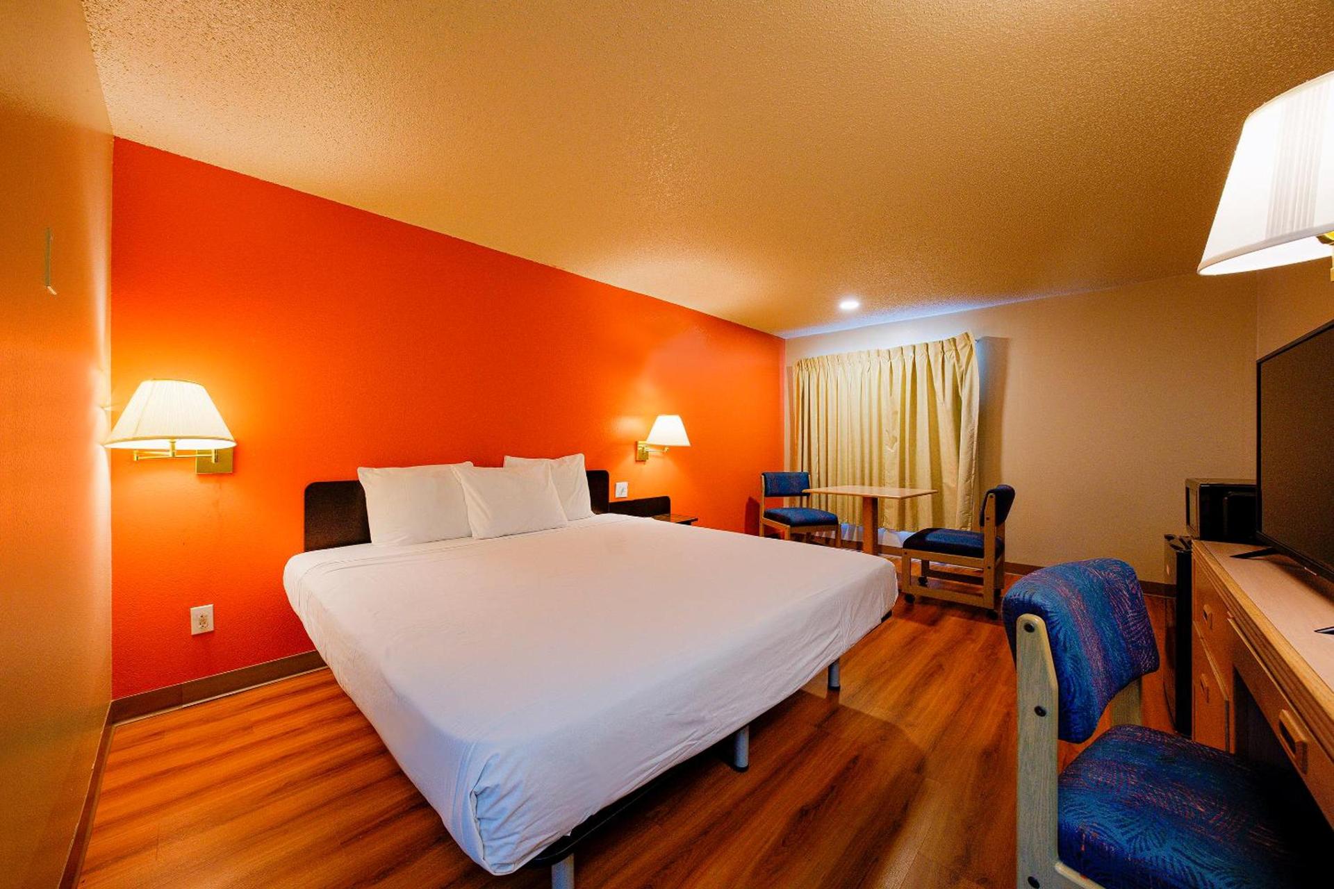 Hermiston Inn & Suites photo 36