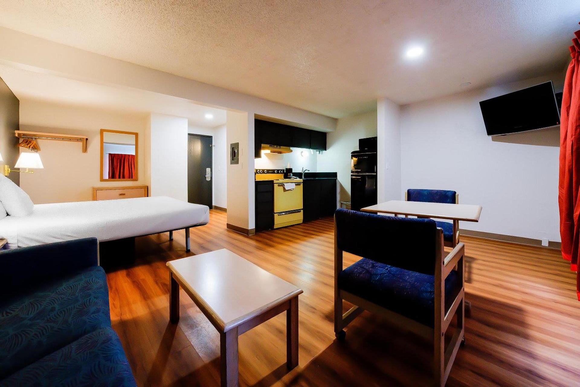 Hermiston Inn & Suites photo 6