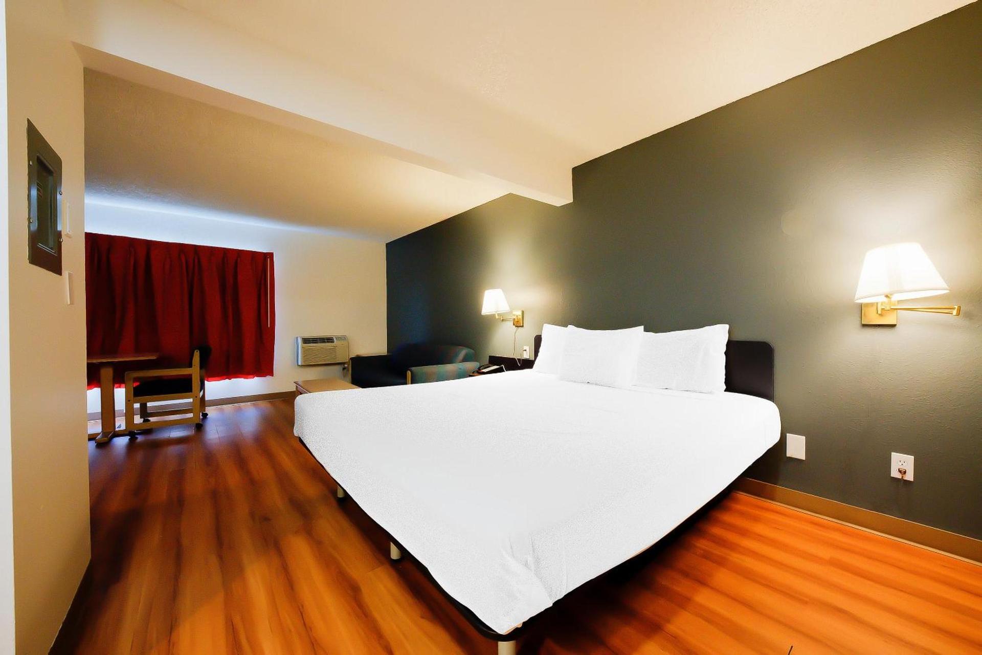 Hermiston Inn & Suites photo 12
