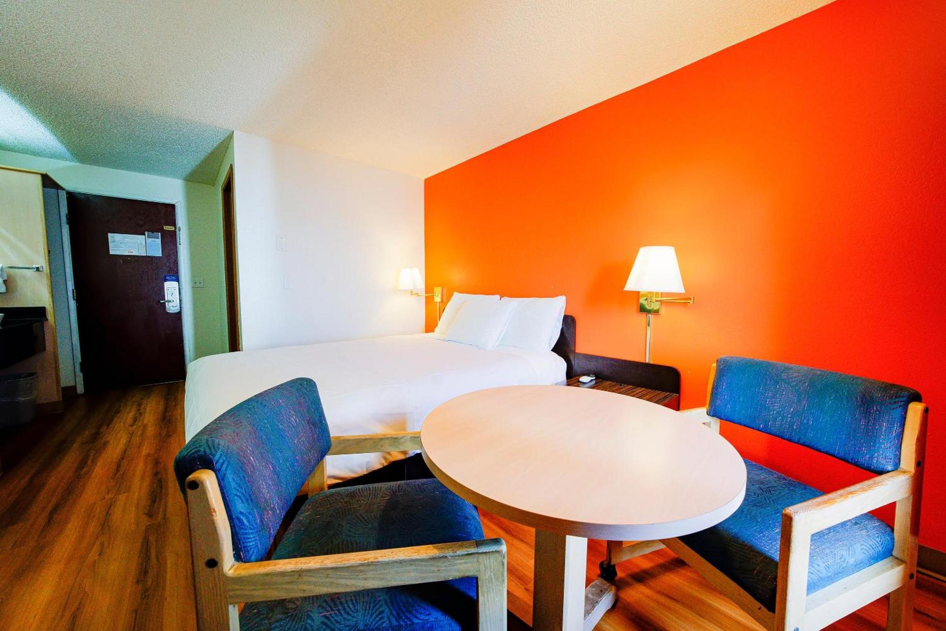 Hermiston Inn & Suites photo 87
