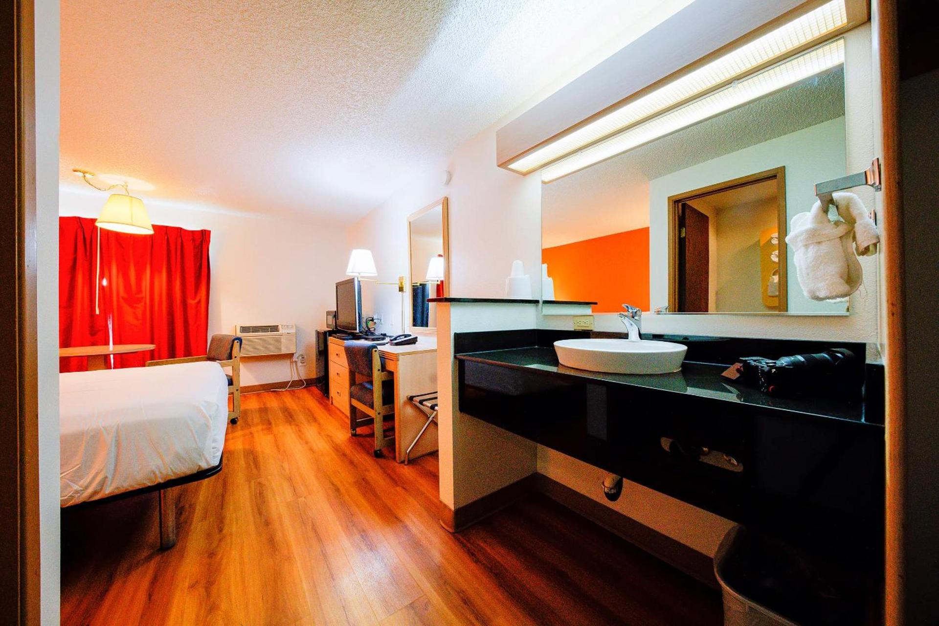 Hermiston Inn & Suites photo 84