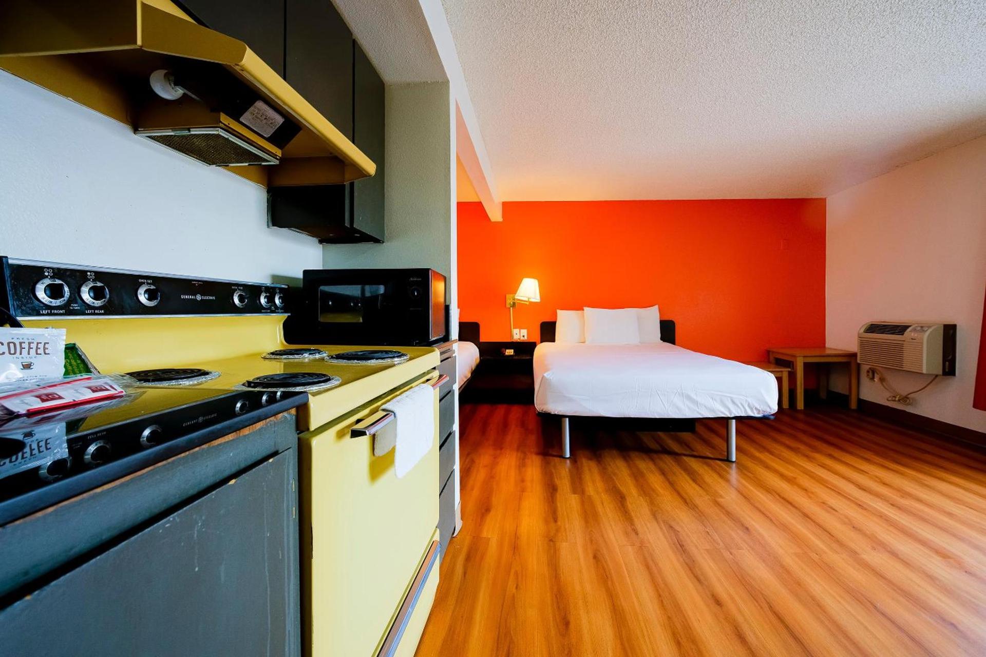 Hermiston Inn & Suites photo 16