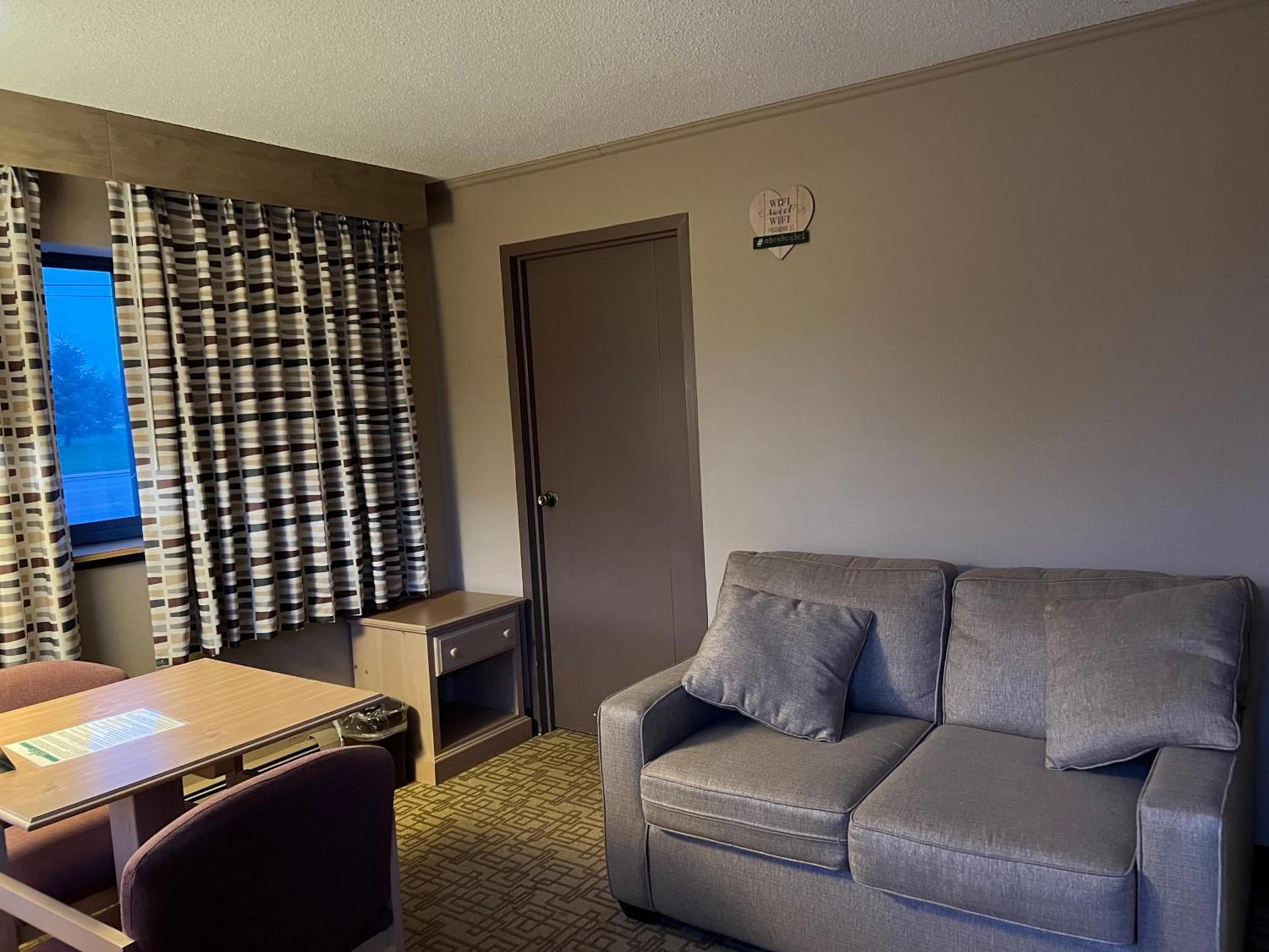 Viking Arms Inn - Ludington photo 35