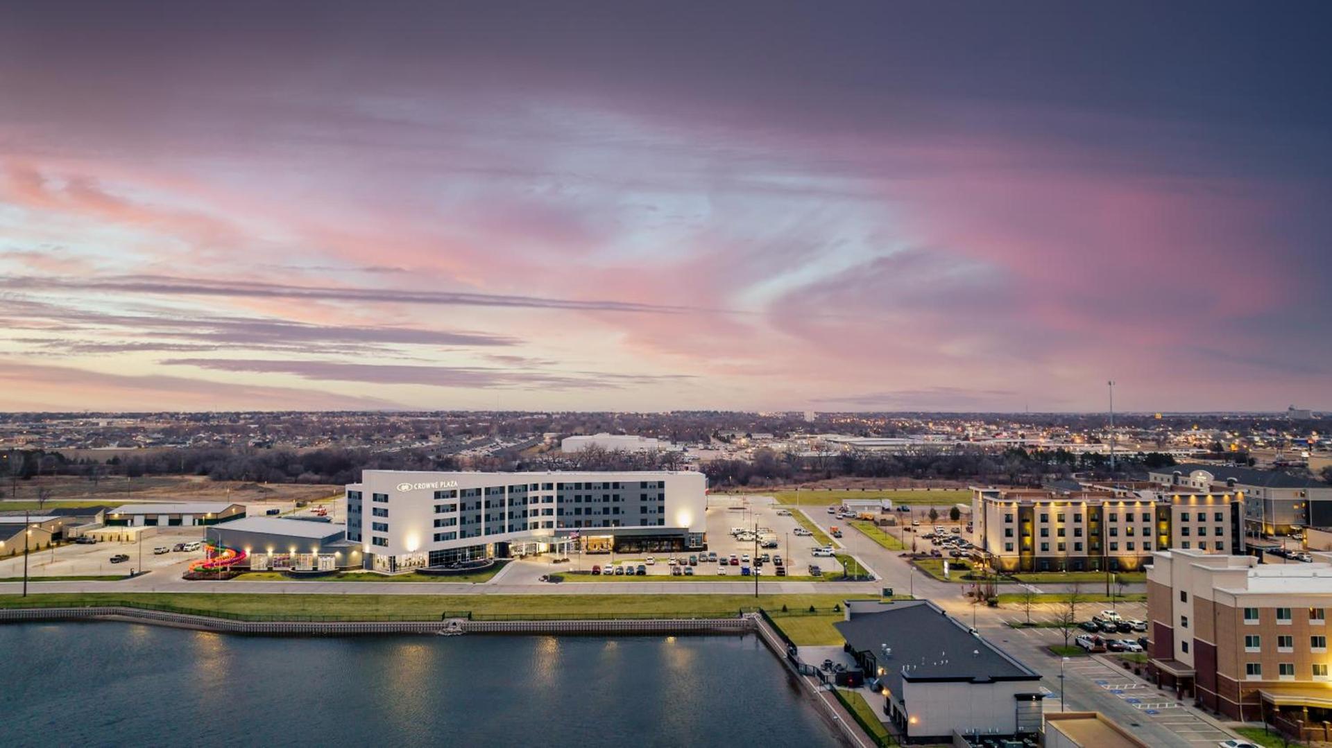 Crowne Plaza - Kearney by IHG photo 8