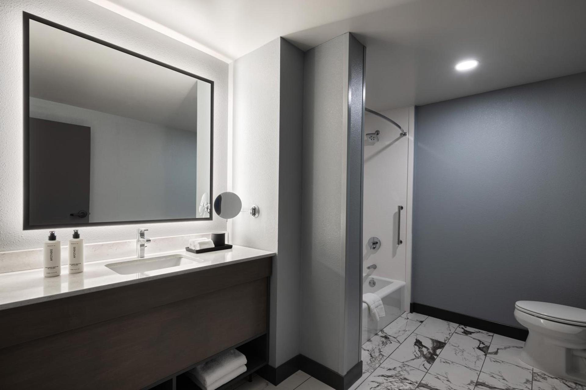 Crowne Plaza - Kearney by IHG photo 16